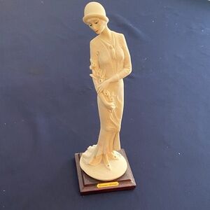 Giuseppe Armani Lady with Flowers - see description